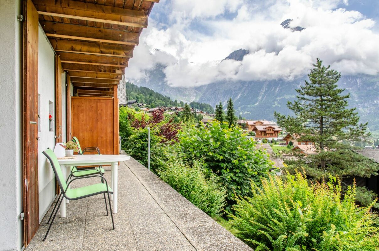 Balkon mit Bergblick
