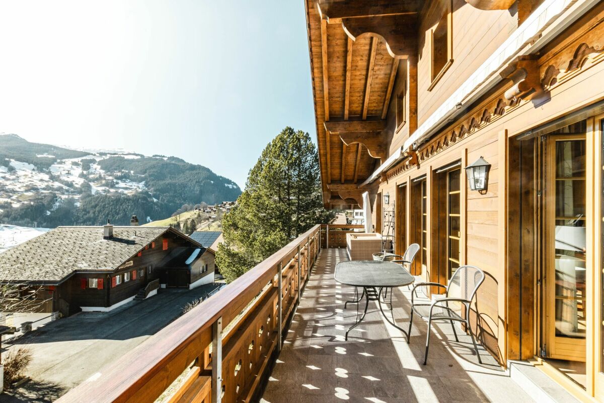 Balkon mit Bergblick