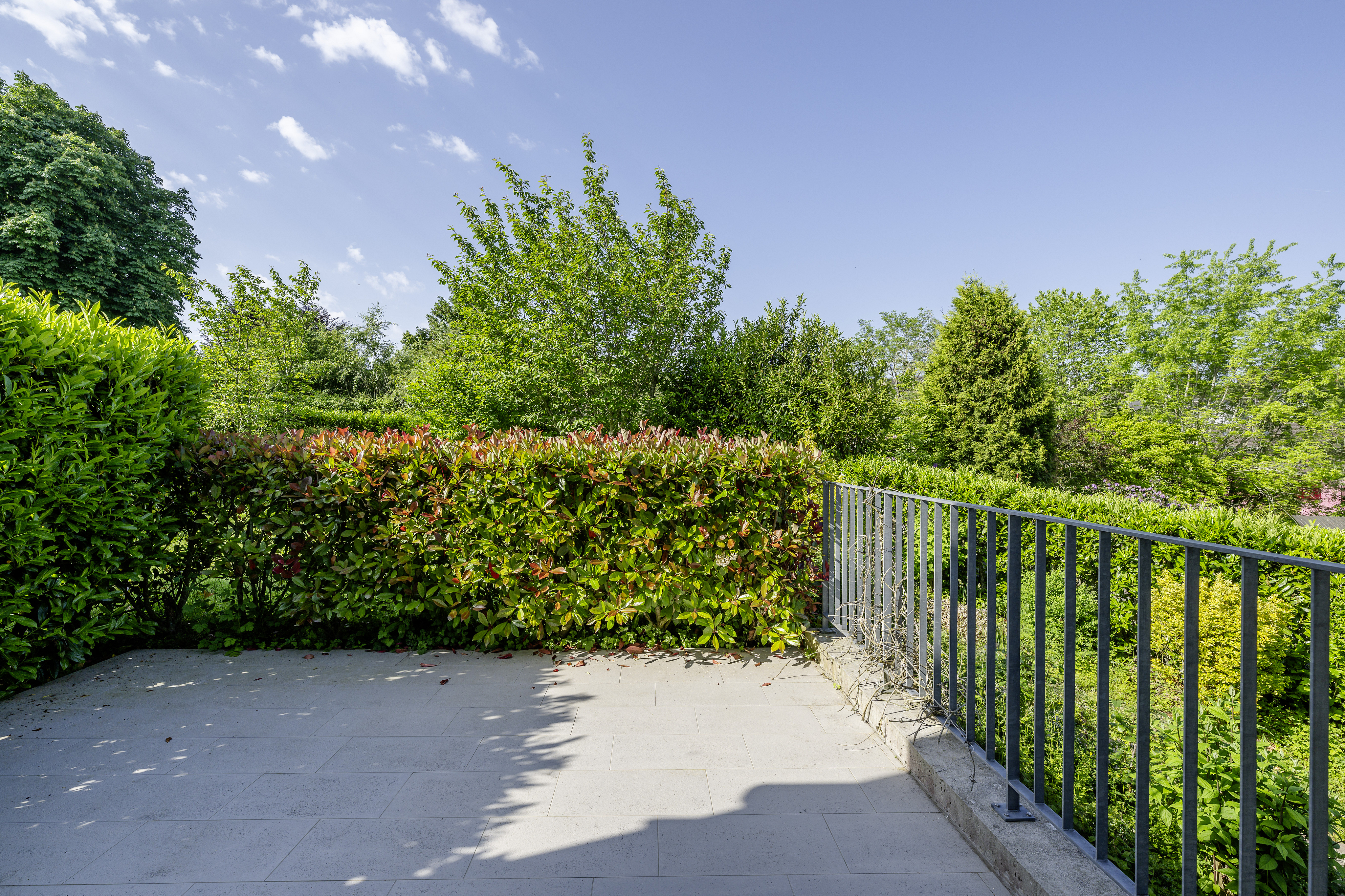 Terrasse mit Gartenblick