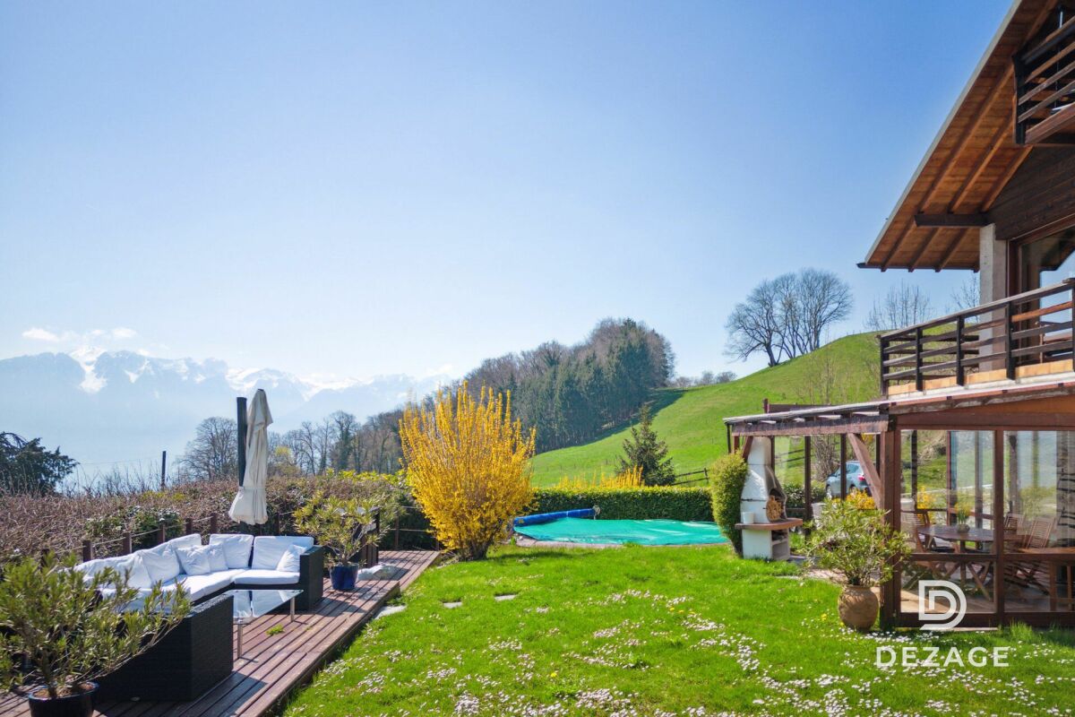 Garten mit Bergblick und Terrasse