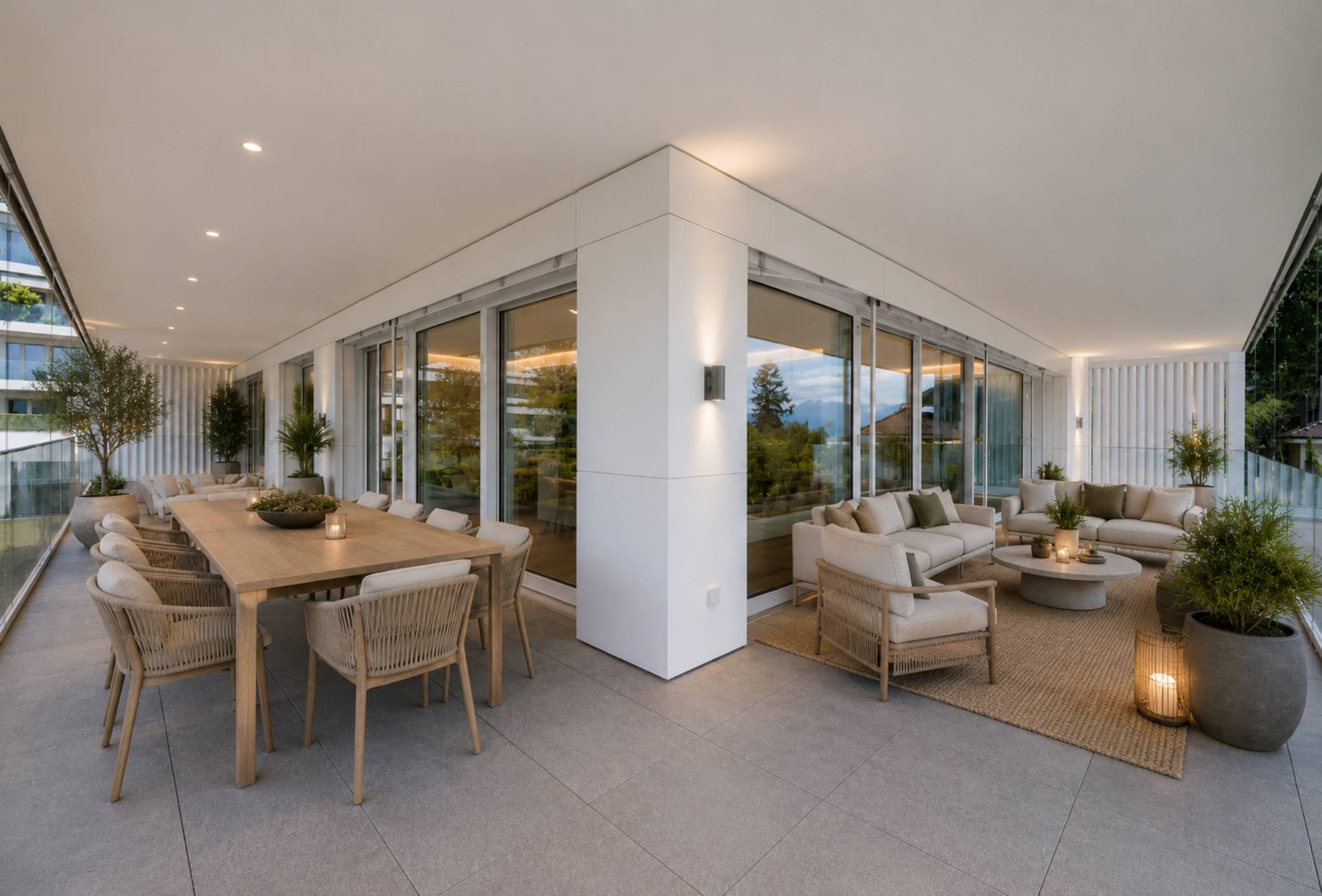 Großzügige moderne Dachterrasse mit Lounge- und Essbereich
