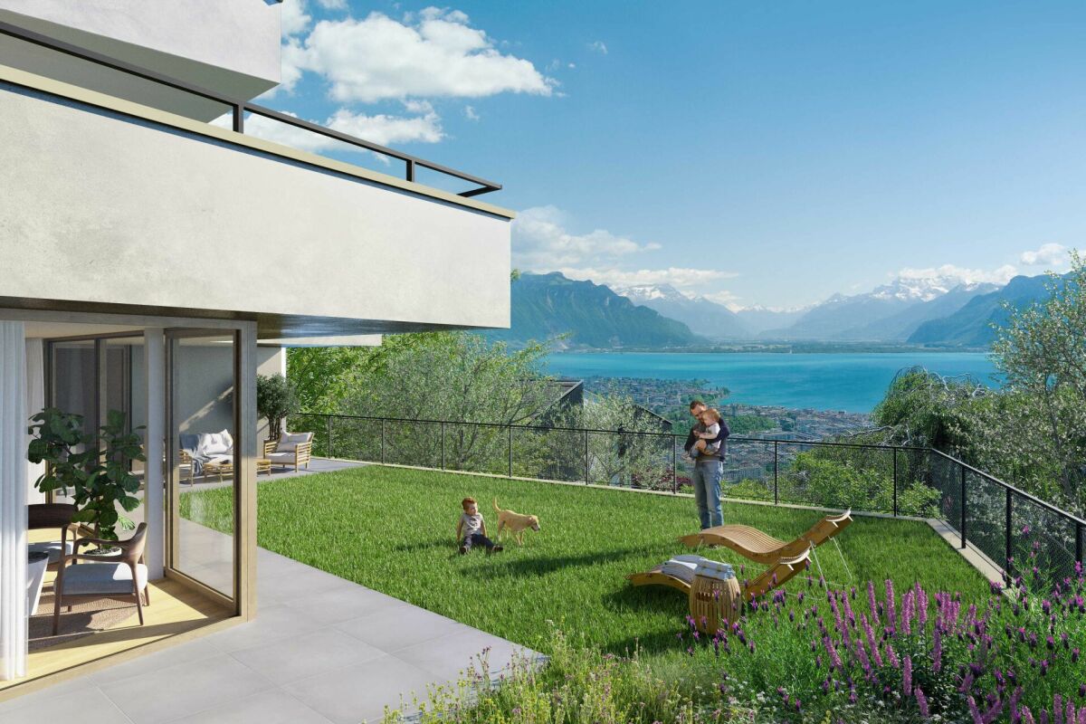 Luxuriöse Außenansicht mit Garten und Seeblick