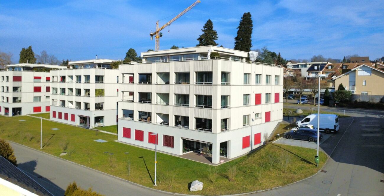 Moderne Wohnanlage von außen