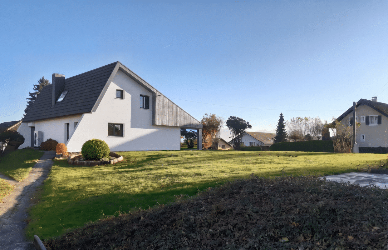 Modernes Einfamilienhaus mit großem Garten