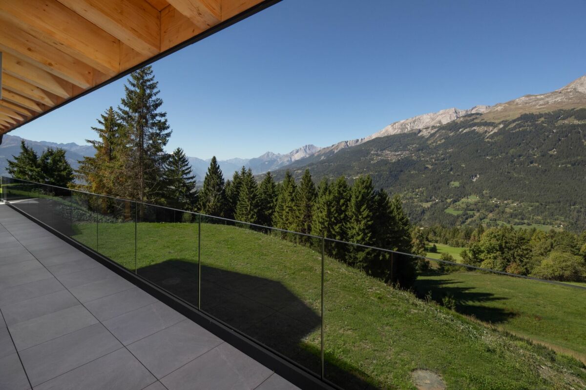 Balkon mit Bergblick