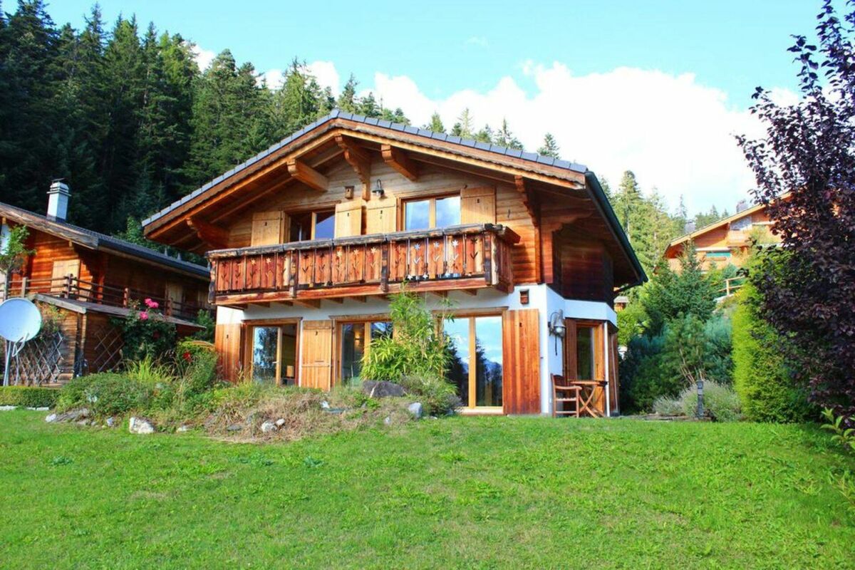 Alpen-Chalet mit Balkon und Garten