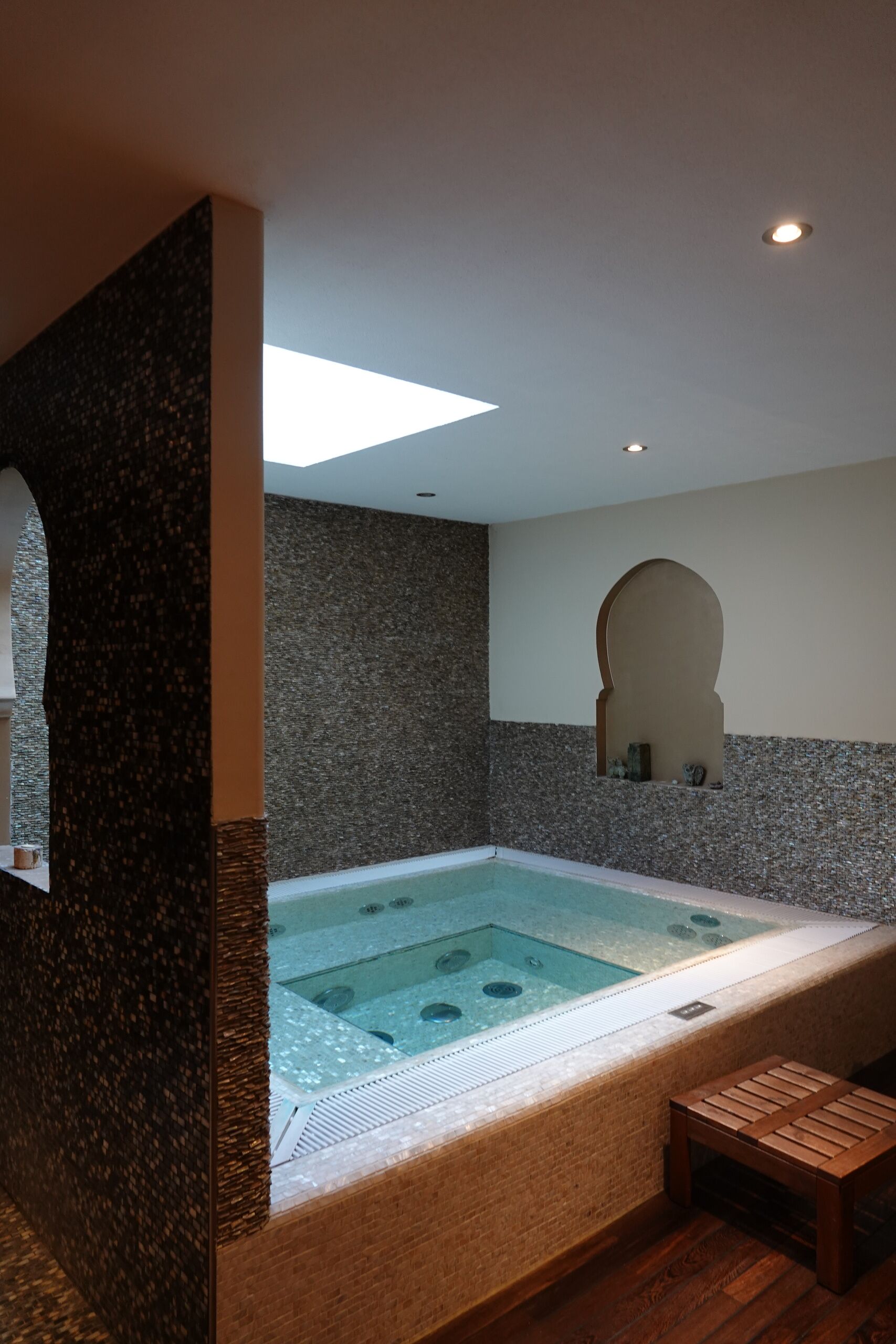 Innenbereich mit Whirlpool