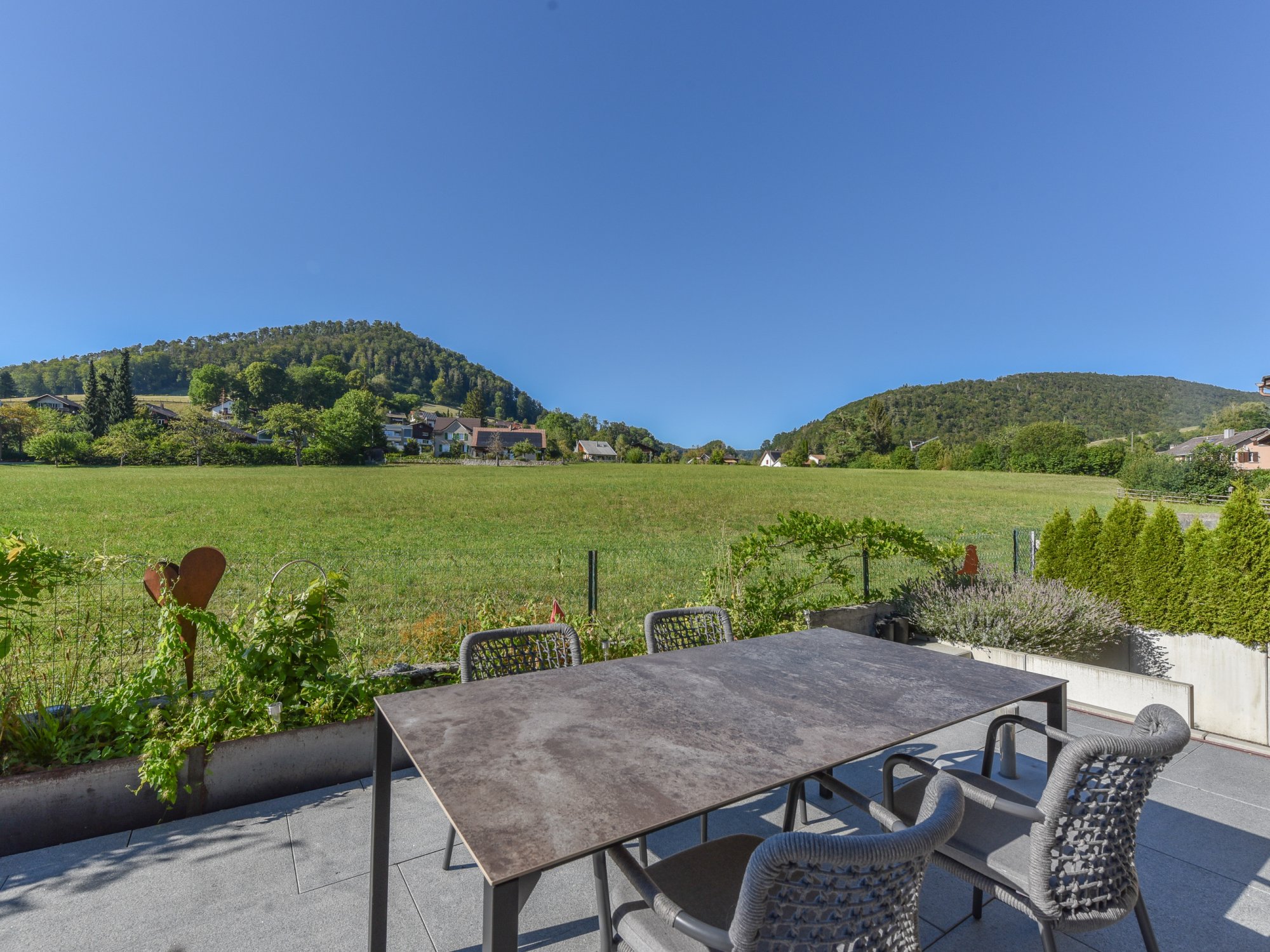 Terrasse mit Alpenblick