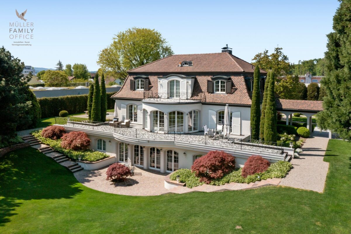 Elegante Villa mit gepflegtem Garten