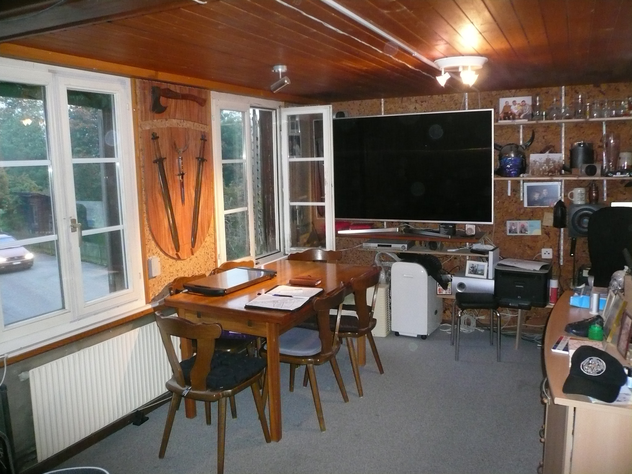 Wohnraum mit Arbeitsplatz