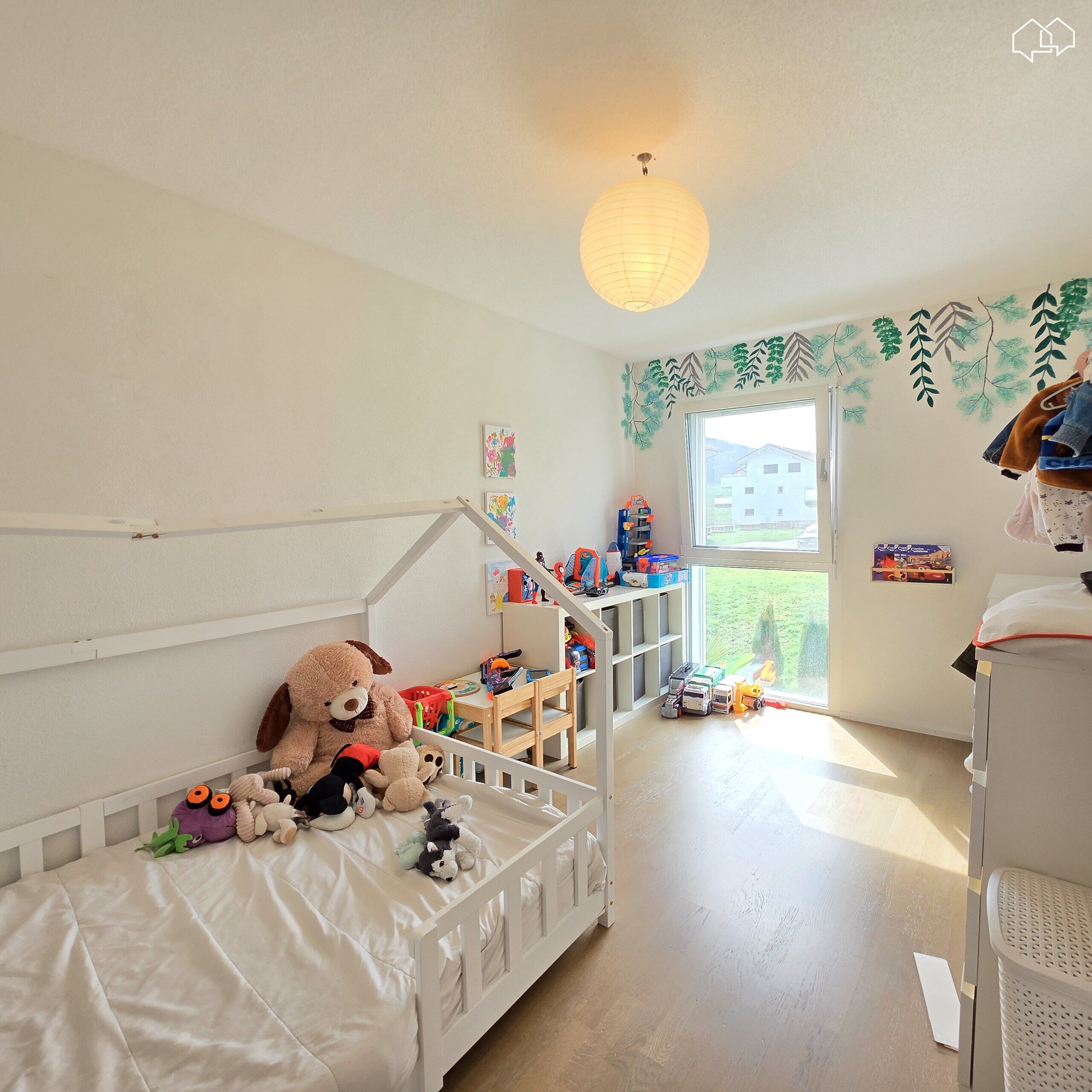 Kinderzimmer mit Spielbereich