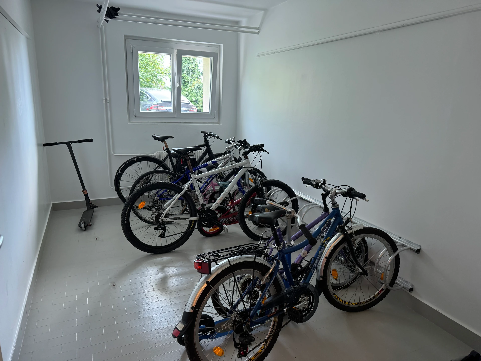 Fahrradraum mit Fenster