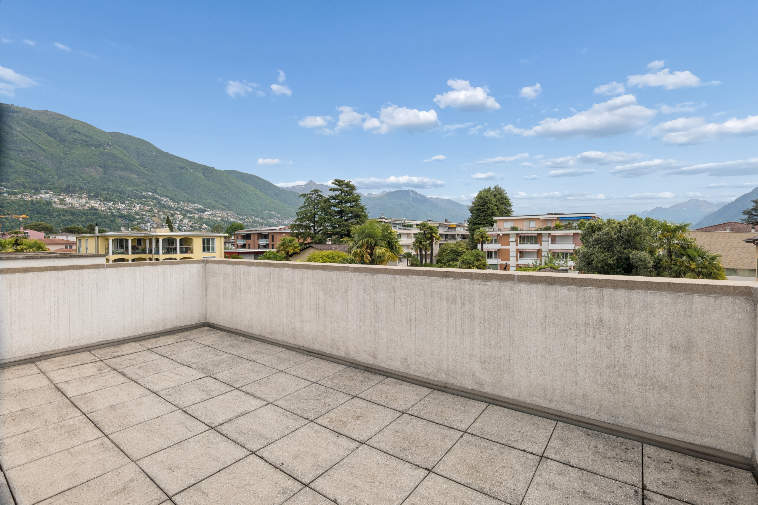 Dachterrasse mit Bergpanorama