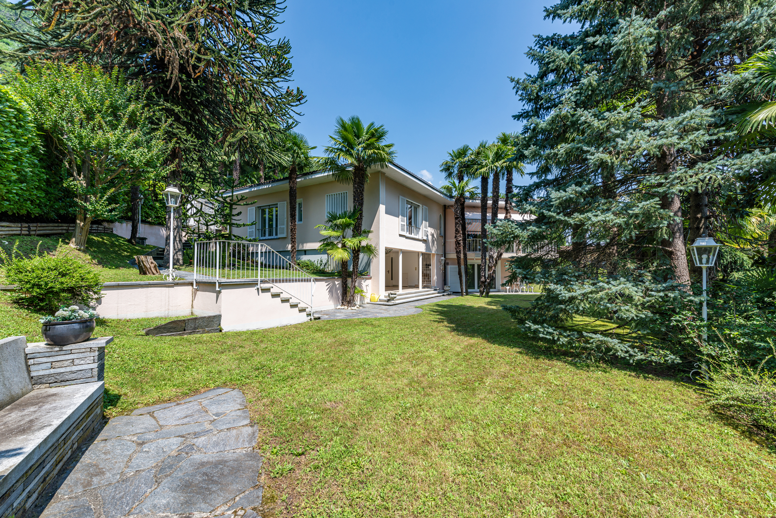 Villa mit großem Garten