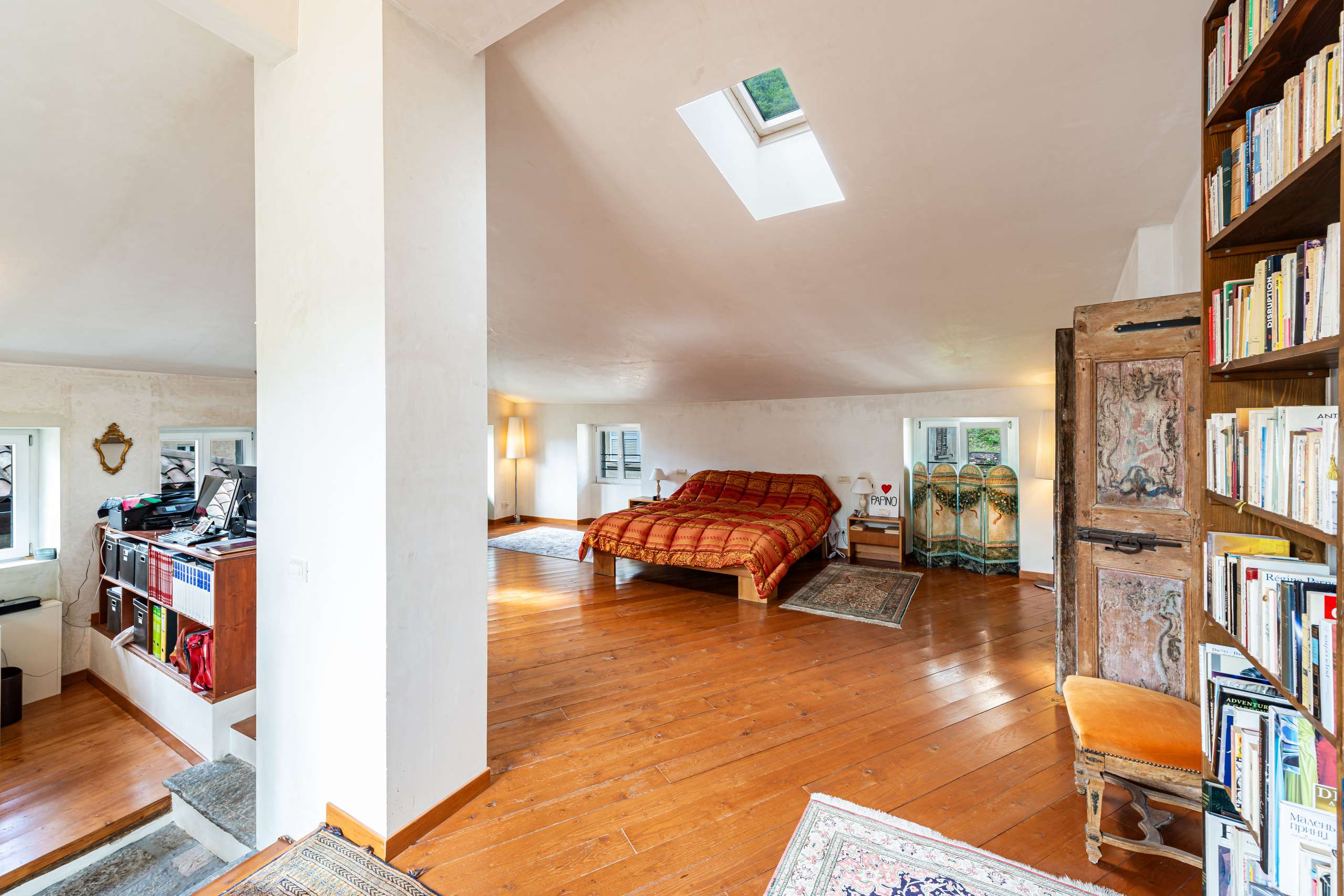 Dachgeschoss-Schlafzimmer mit Galeriecharakter