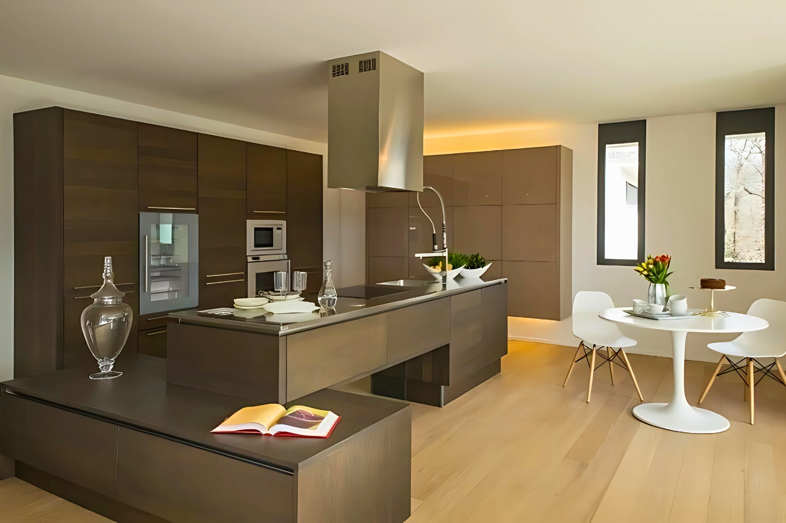 Moderne Designküche mit Essbereich