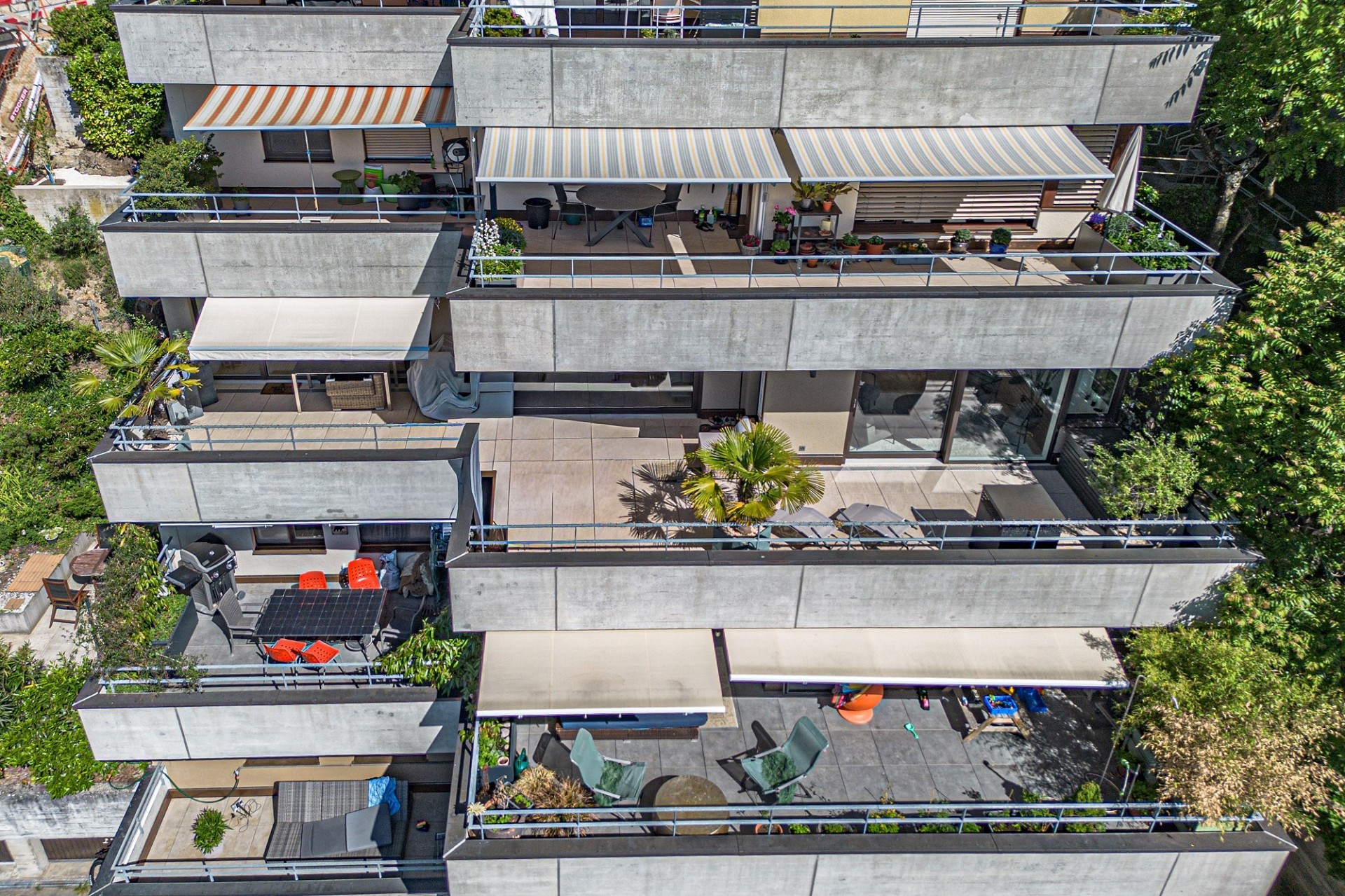 Terrassenwohnung mit mehreren Balkonen