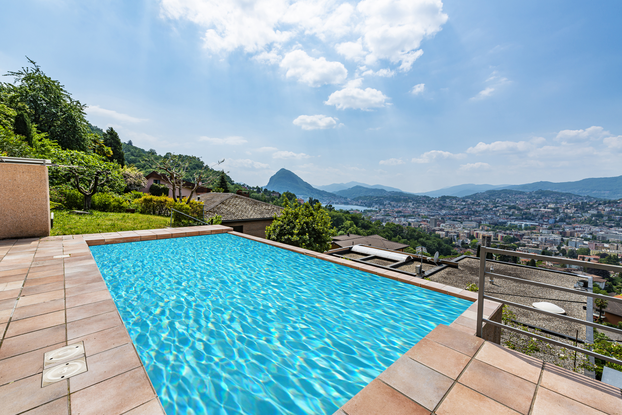 Infinity-Pool mit Panoramablick