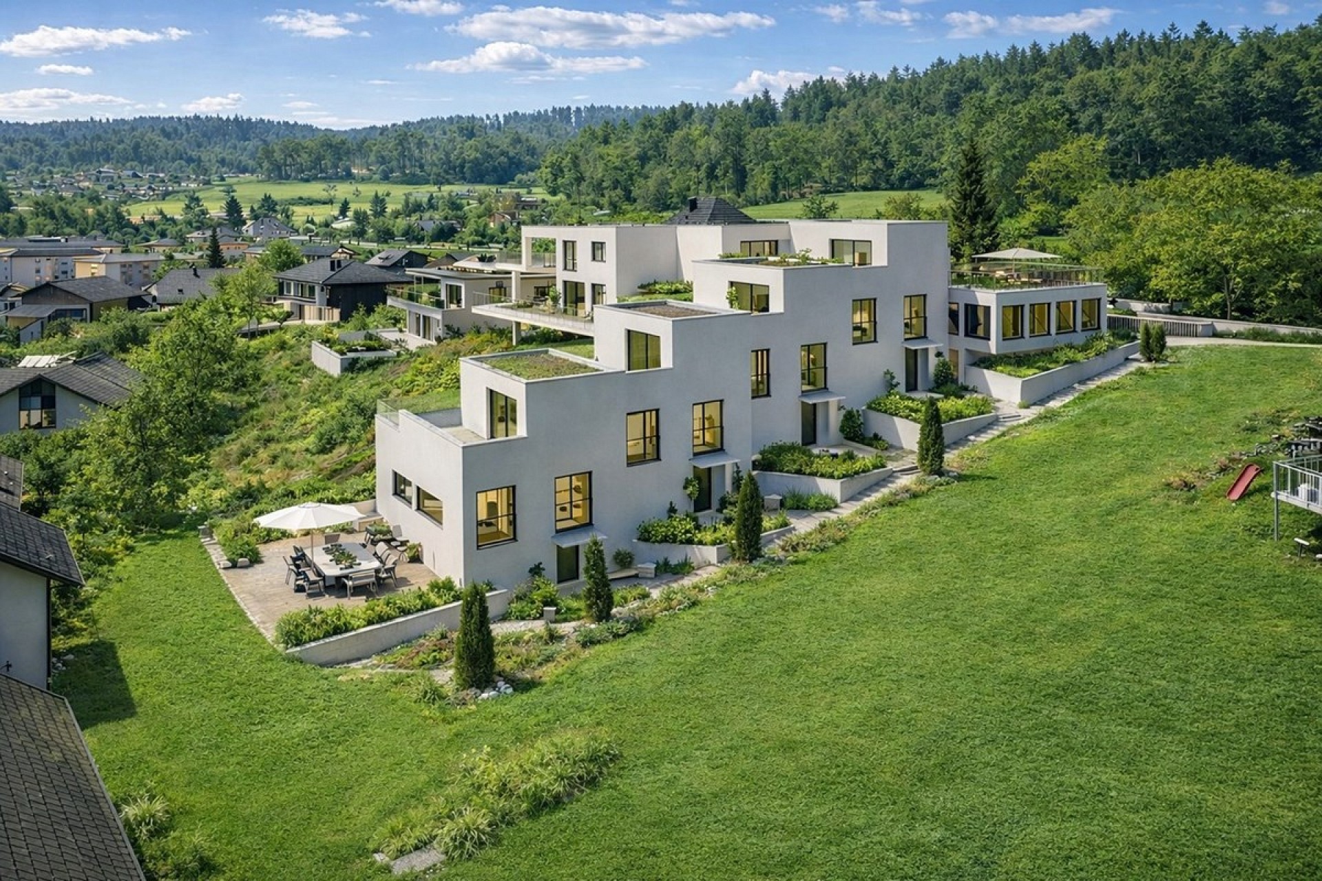 Moderne Terrassenwohnanlage im Grünen
