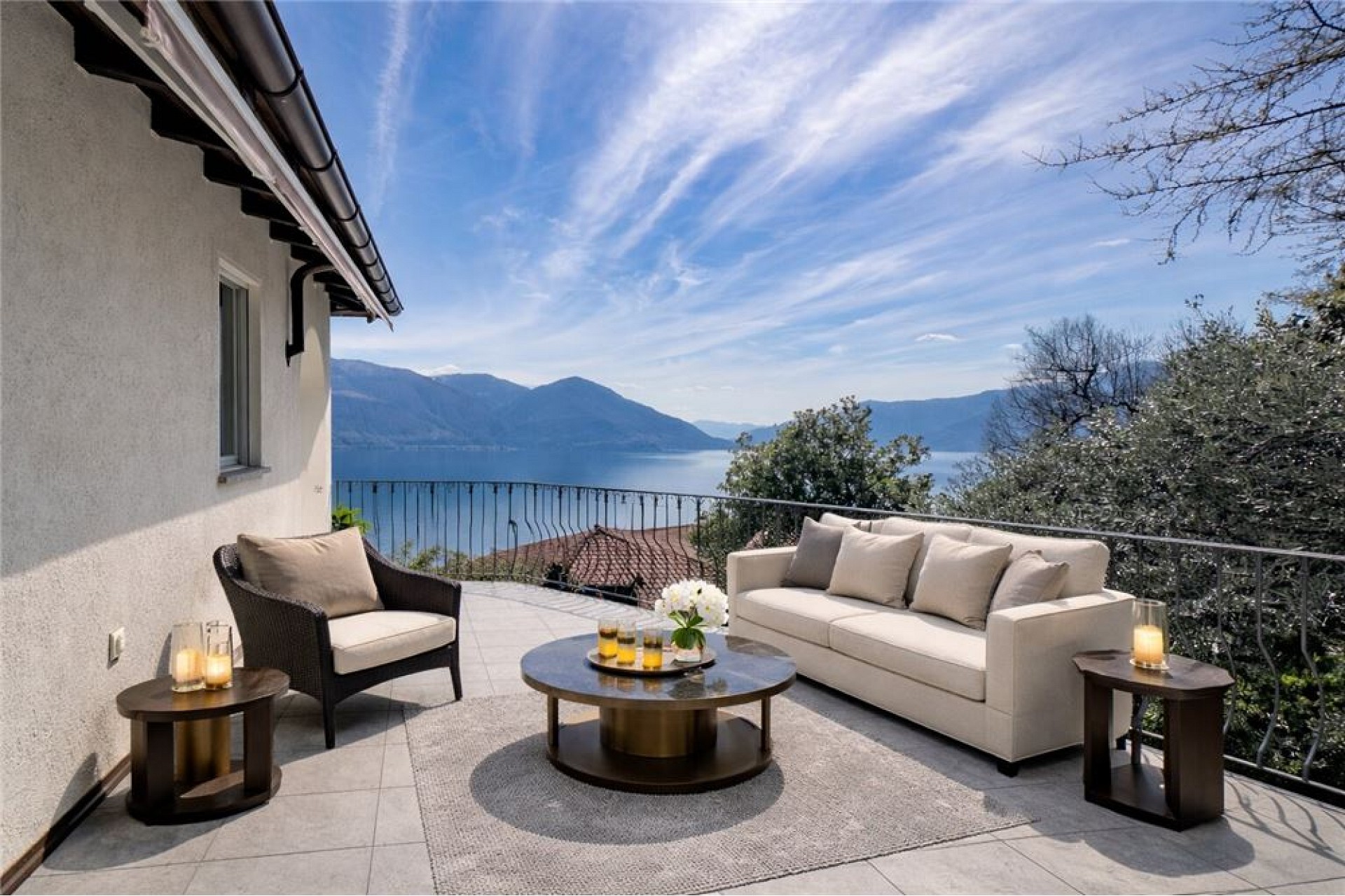 Terrasse mit Seeblick