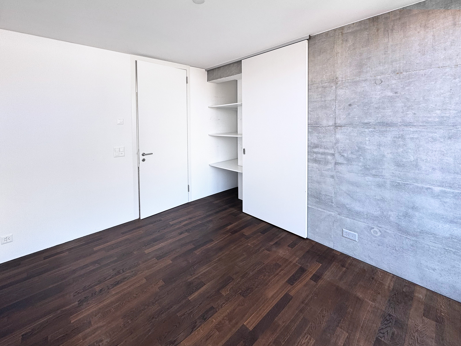 Modernes Schlafzimmer mit Einbauschrank