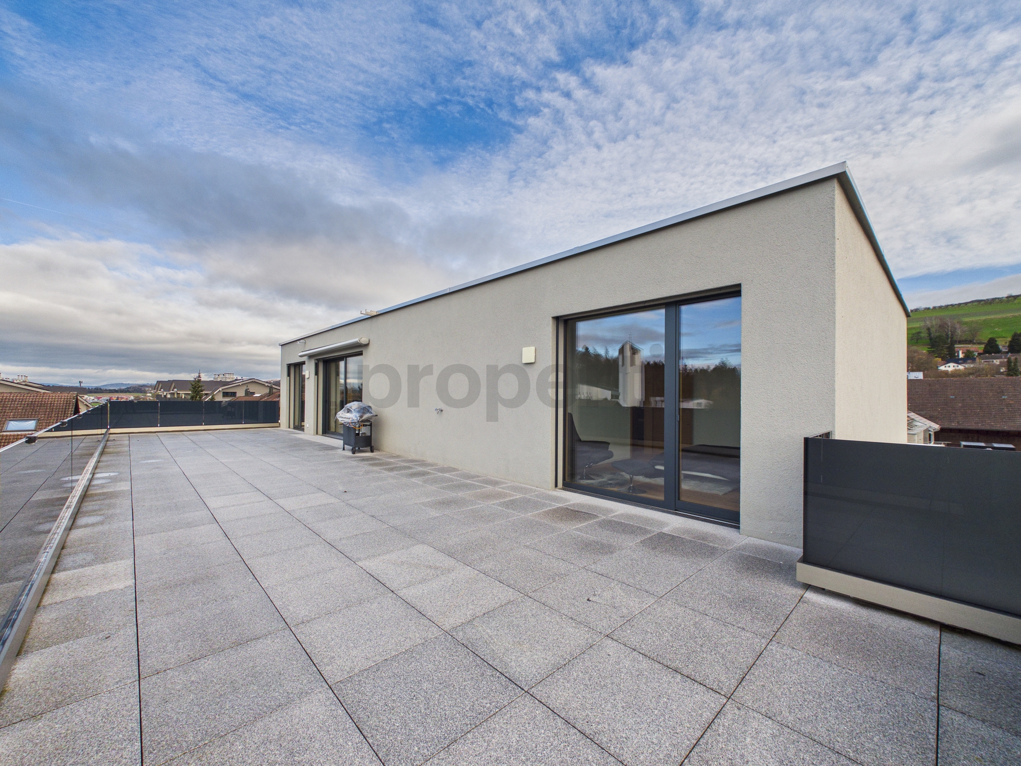 Dachterrasse eines modernen Neubaus