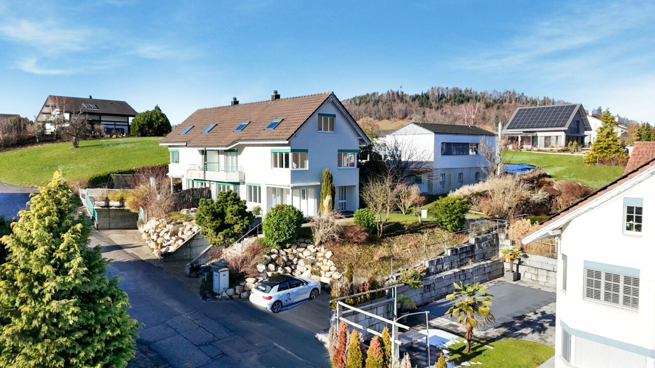 Wohnsiedlung mit mehreren Einfamilienhäusern