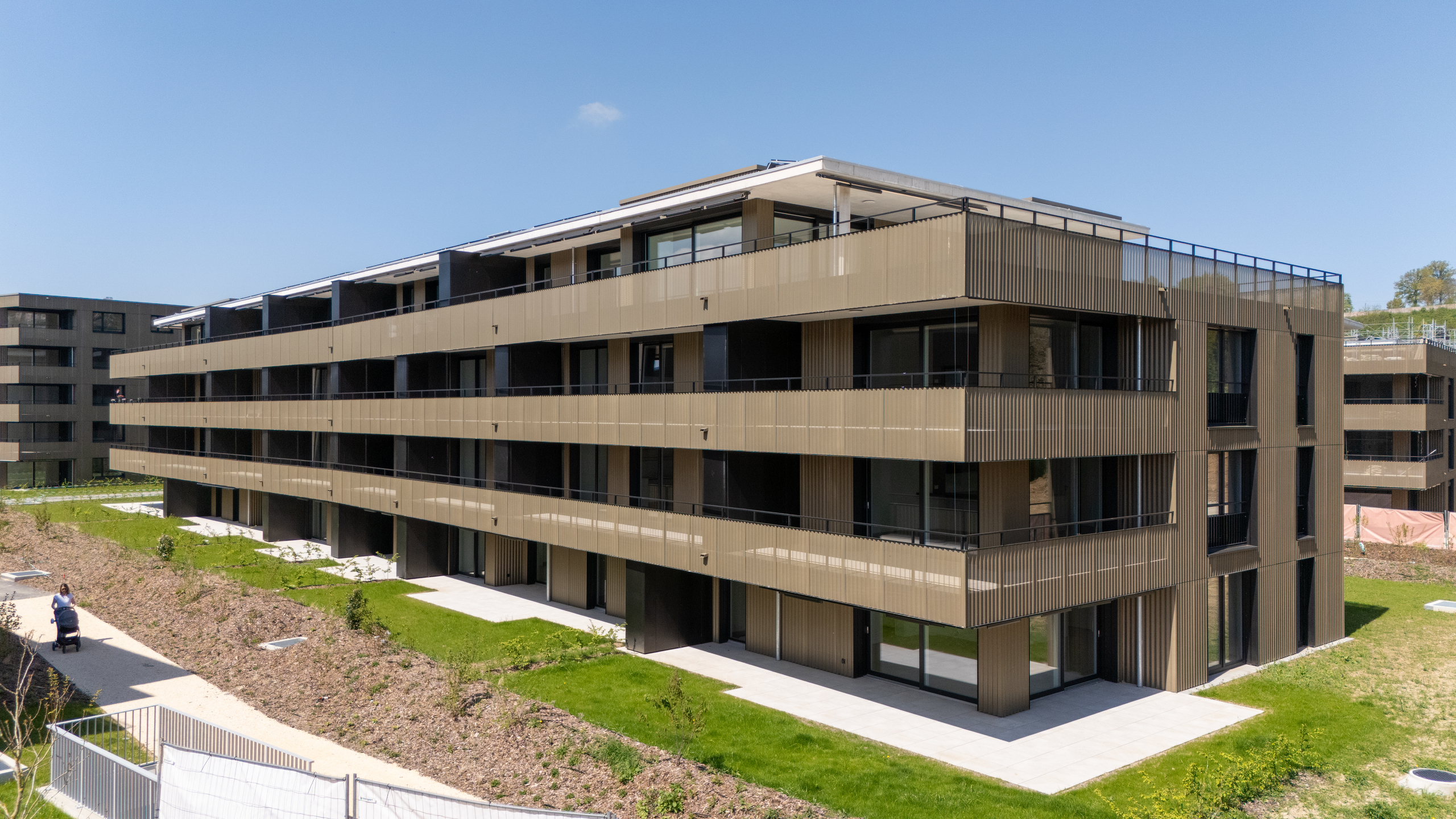 Moderne Wohnanlage mit Balkonen