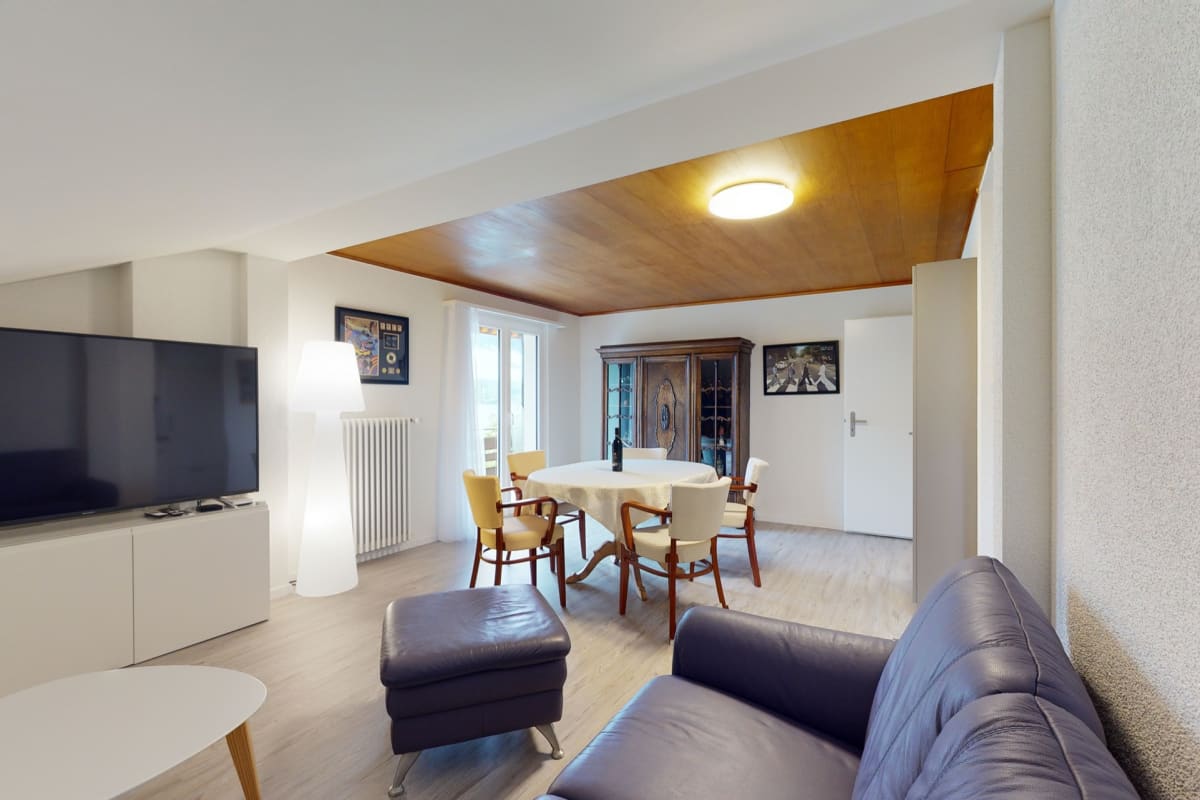 Wohnzimmer mit Essbereich
