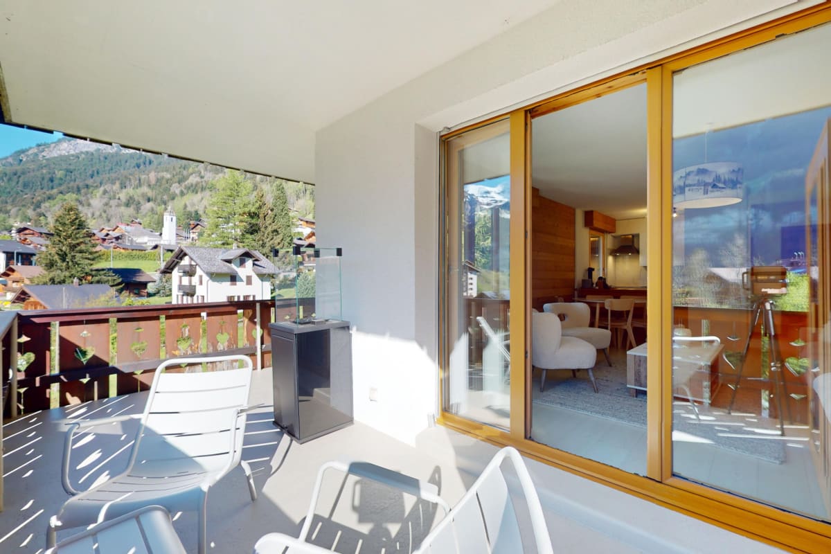 Balkon mit Bergblick