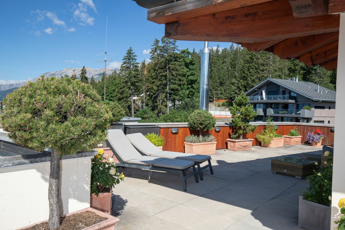 Dachterrasse mit Bergblick