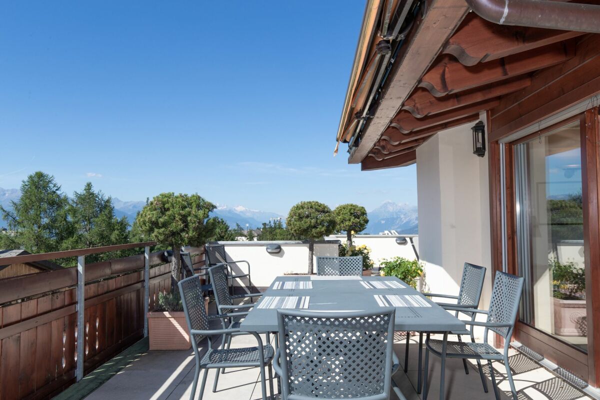 Terrasse mit Bergblick