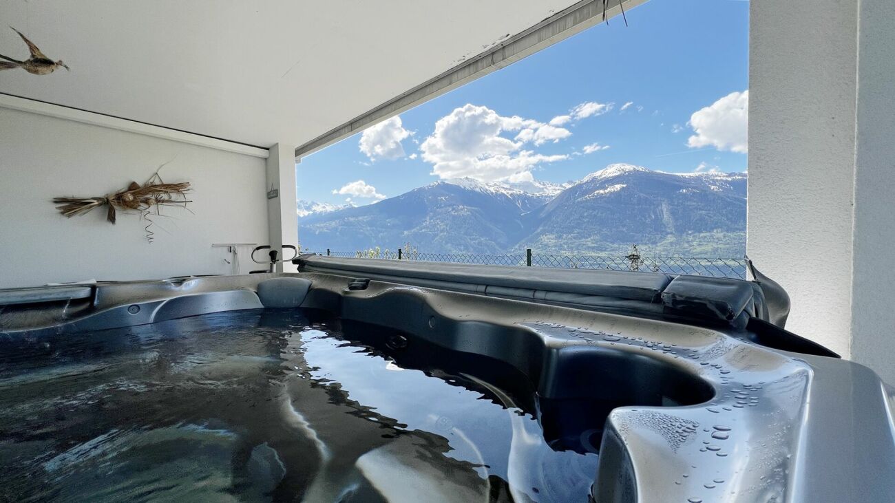 Whirlpool mit Bergblick