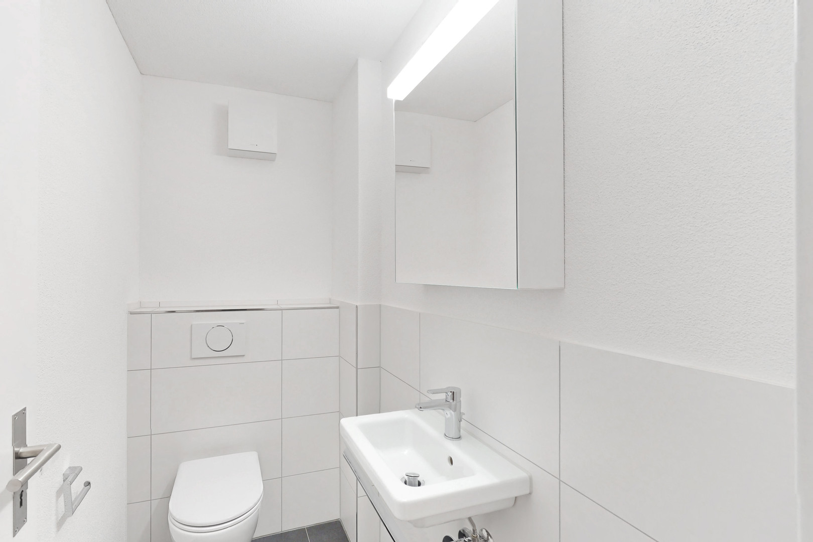 Kleines modernes Gäste-WC