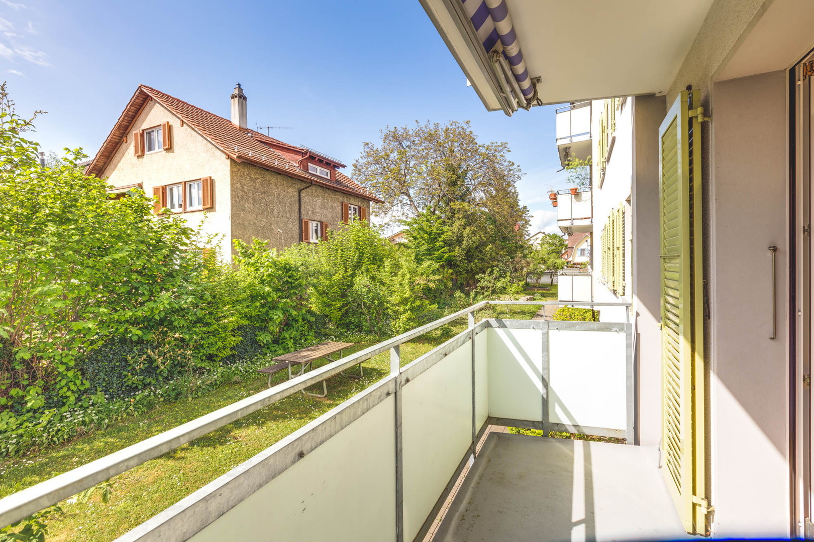 Balkon mit Gartenblick