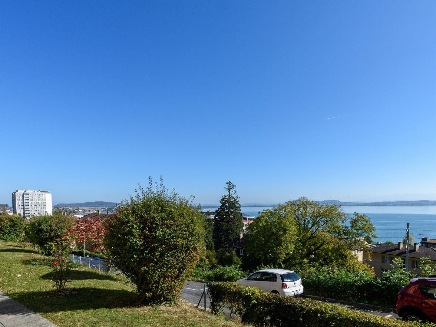 See- und Landschaftsblick mit Wohnumfeld
