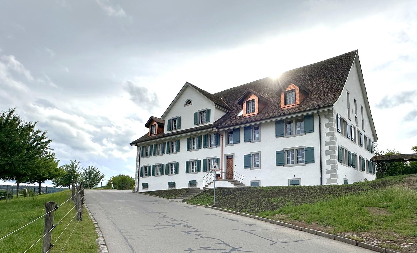 Historisches Landhaus mit Satteldach
