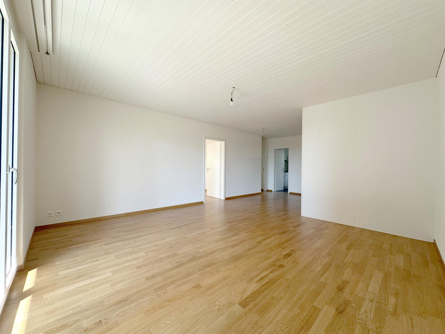 Heller leerer Wohnraum