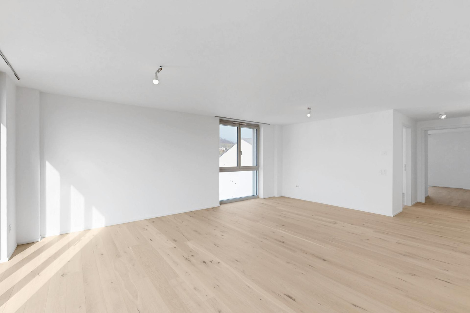Heller leerer Wohnraum