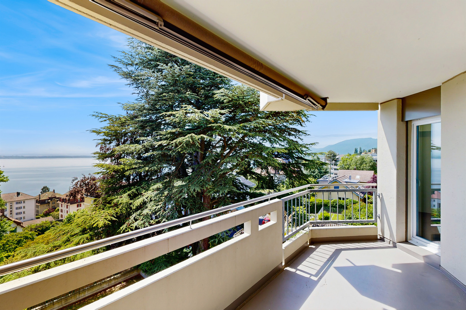 Balkon mit Seeblick