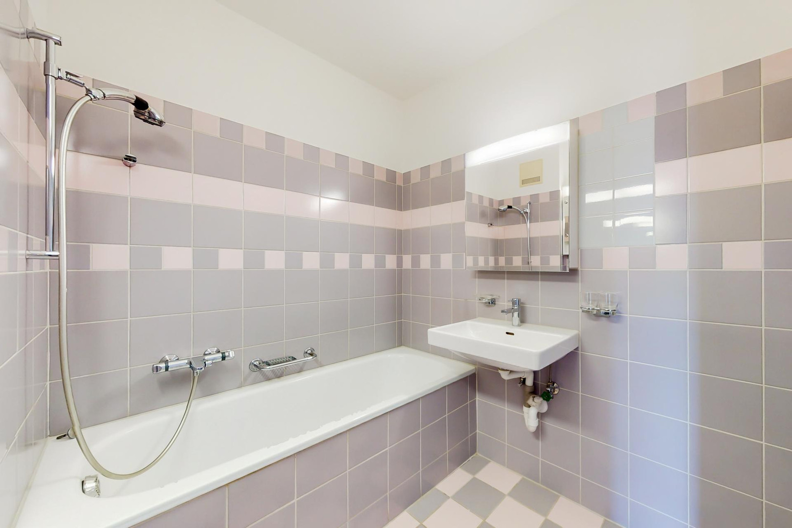 Lichtdurchflutete und gemütliche Wohnung – Allschwil