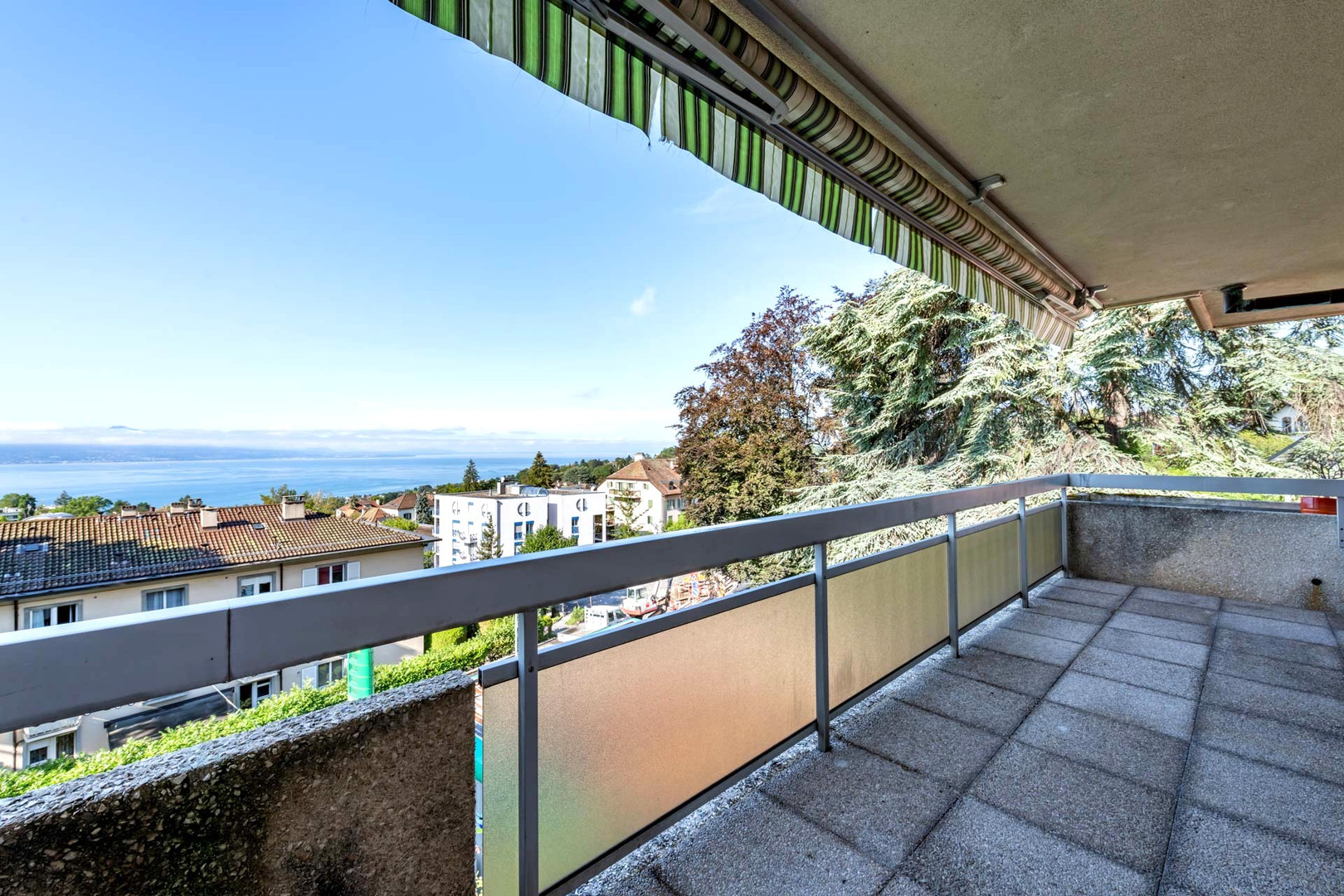 Balkon mit Seeblick