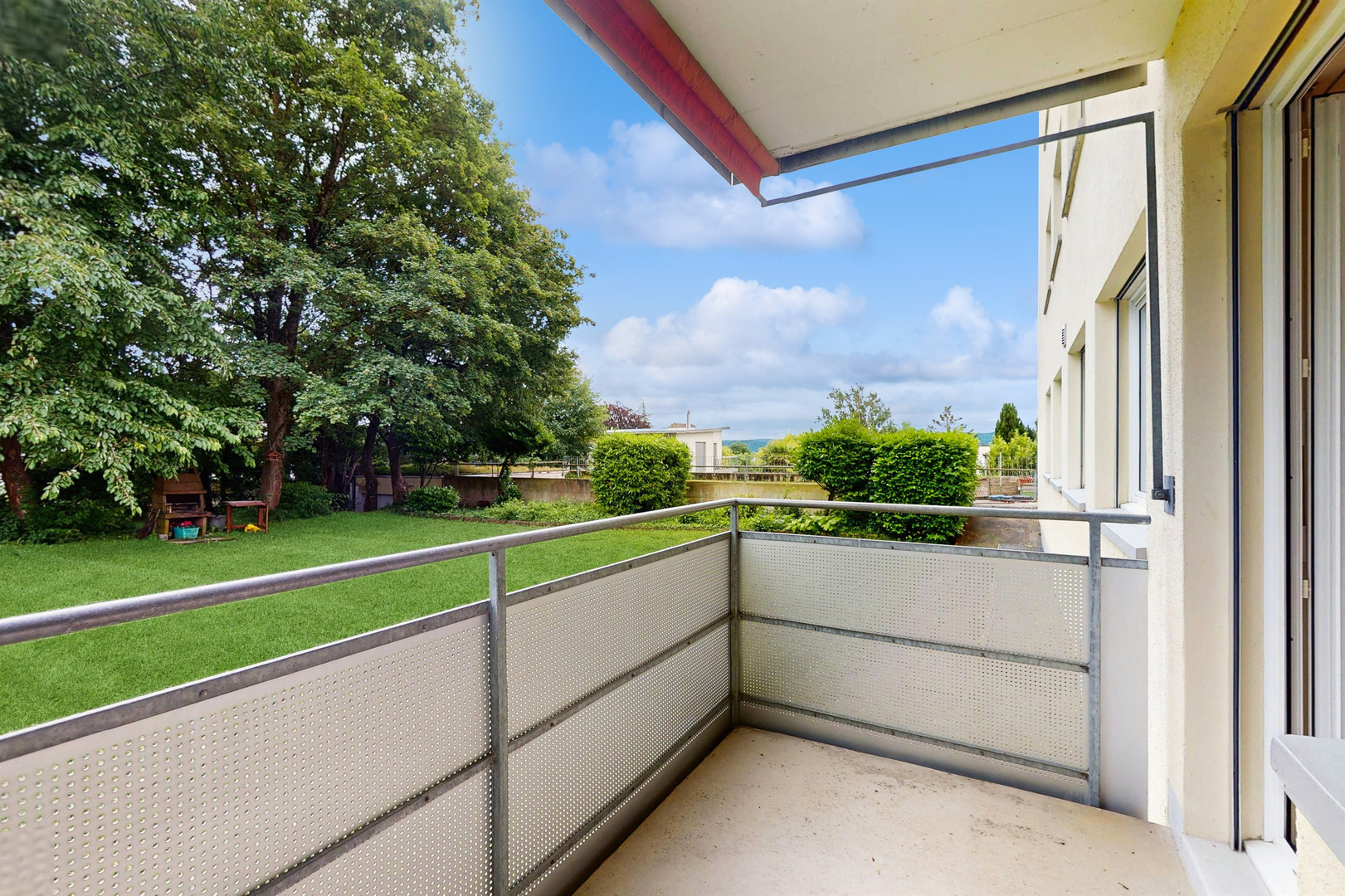 Balkon mit Gartenblick