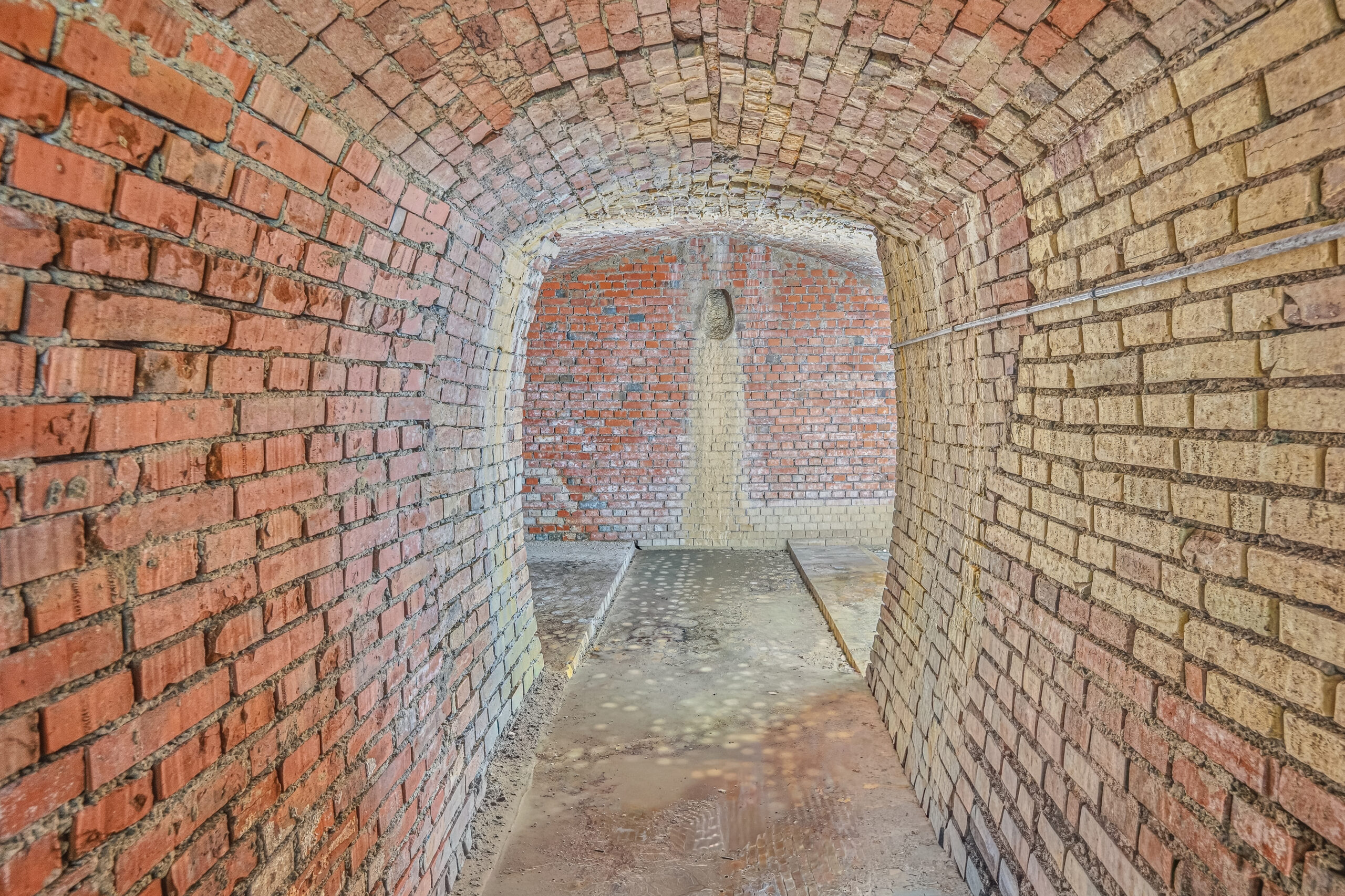 Ziegelgewölbe mit gemauertem Tunnel