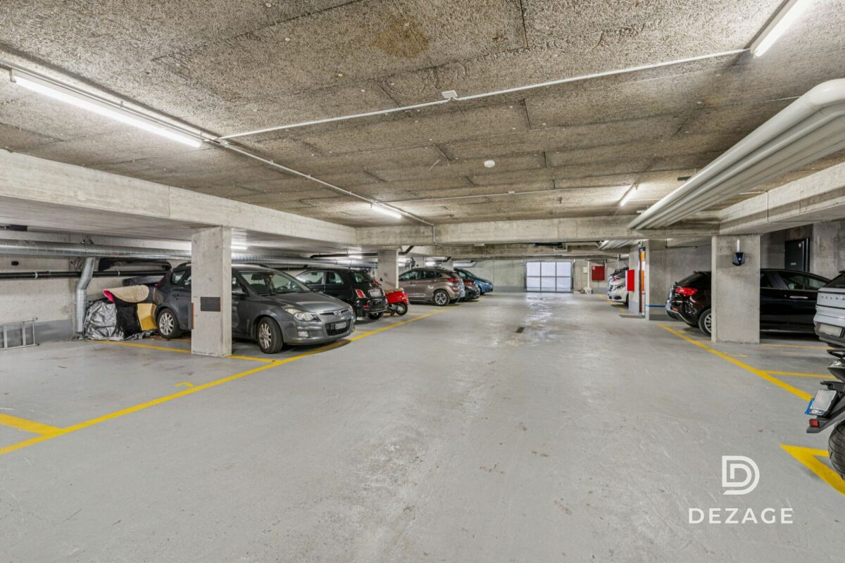 Tiefgarage mit Stellplätzen