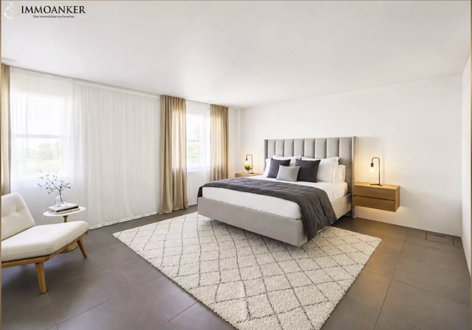 Modernes Schlafzimmer mit neutralem Staging