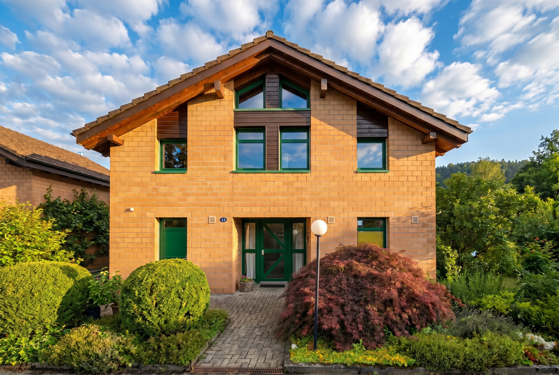 Freistehendes Einfamilienhaus mit Satteldach