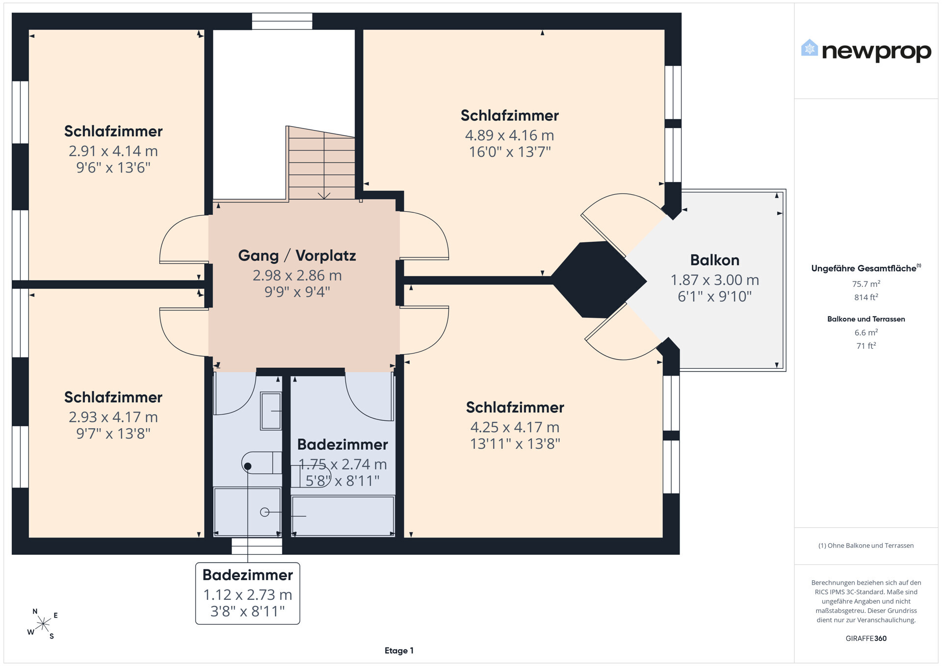 Grundriss einer Etage mit vier Schlafzimmern, zwei Badezimmern, Flur und Balkon