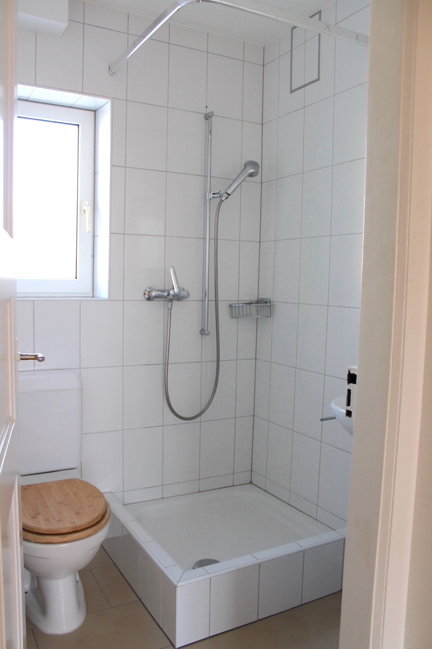 Kleines Duschbad mit WC