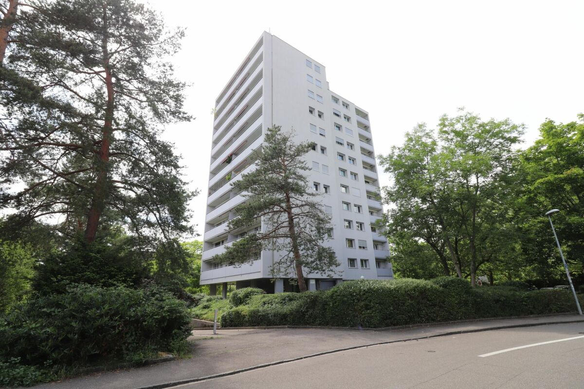 Am Lindenplatz - renovierte 2.5-Zimmer-Wohnung zu vermieten – Allschwil